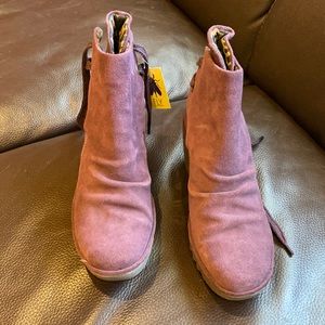 NEW WITH TAGS FLY LONDON BOOTIES SIZE 37